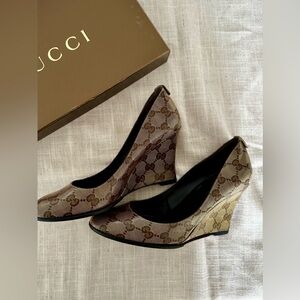 GUCCI wedges - discounted - Need repair
